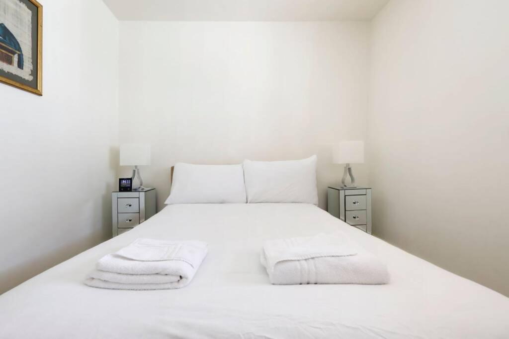 Beautiful 2 Bedroom Mews House With Parking By The Beach Casa vacanze Hove
